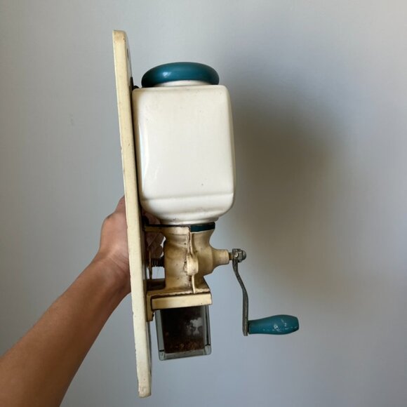 Vintage Dutch Wall Coffee Grinder - Picture 4 of 8